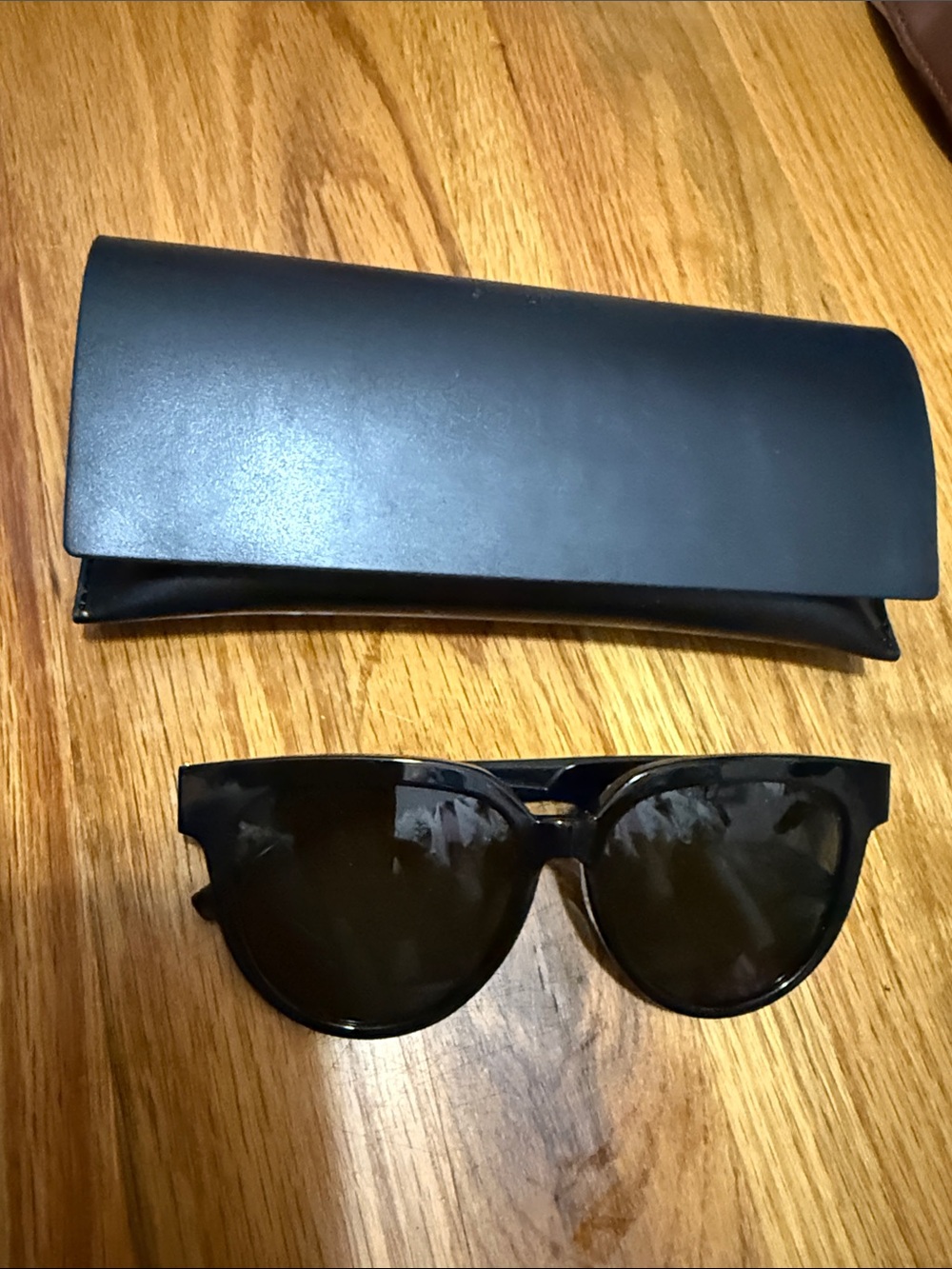 Classic Black Men’s Sunglasses with Matching Case